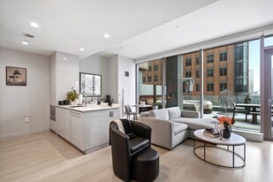 135 Seaport Blvd in Boston, MA - Building Photo
