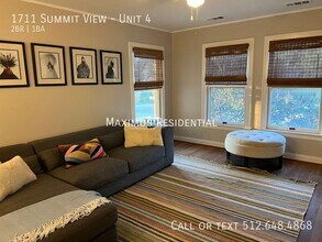 1711 Summit View Pl in Austin, TX - Building Photo - Building Photo