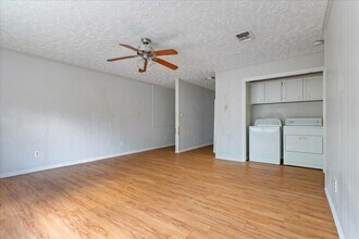 906 N LBJ Dr in San Marcos, TX - Building Photo - Building Photo
