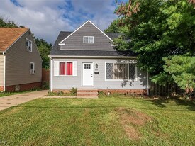 5222 W 83rd St in Parma, OH - Building Photo