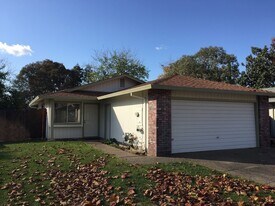 2739 Ceres Ave in Chico, CA - Building Photo