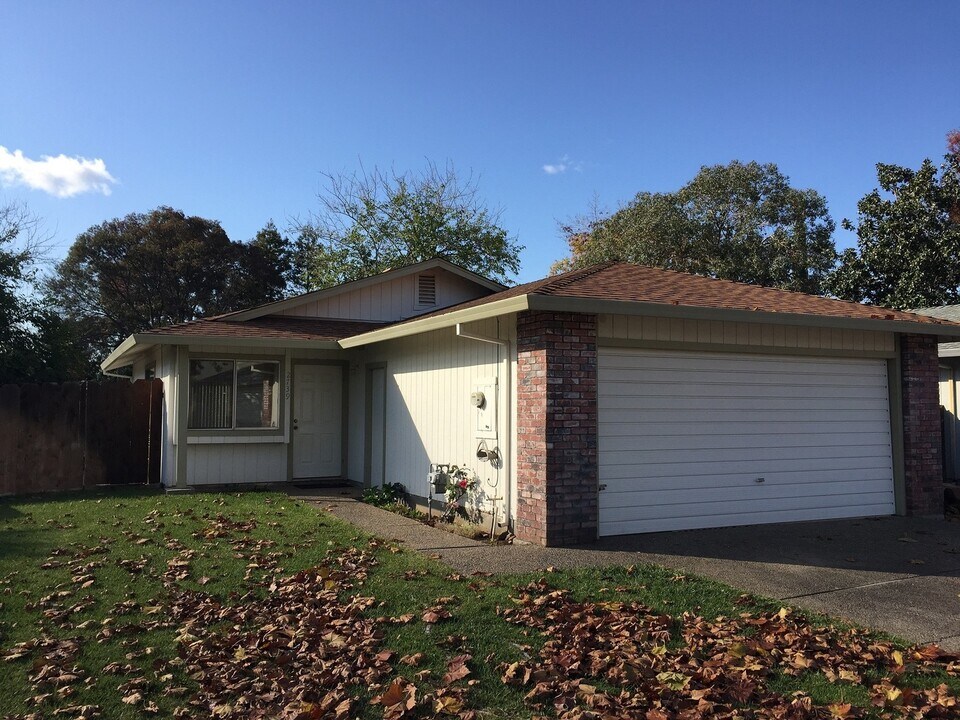 2739 Ceres Ave in Chico, CA - Building Photo