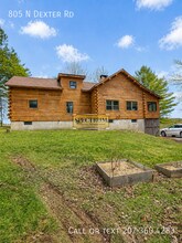 805 N Dexter Rd in Sangerville, ME - Building Photo - Building Photo