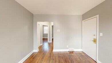 6105 Chinquapin Pky, Unit 6105CH-1 in Baltimore, MD - Foto de edificio - Building Photo