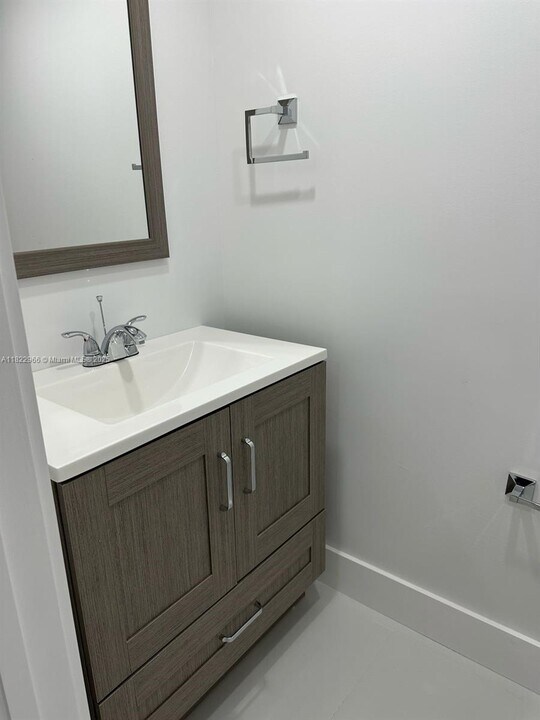 140 NW 87th Ave in Miami, FL - Building Photo