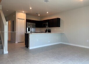 1022 W Davis Pkwy in Florida City, FL - Building Photo - Building Photo