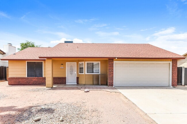 property at 601 W Wescott Dr