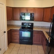 108 Barnsback St, Unit A in Troy, IL - Foto de edificio - Building Photo