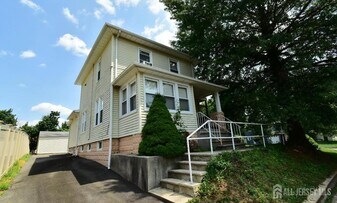 628 Grove Ave in Edison, NJ - Building Photo