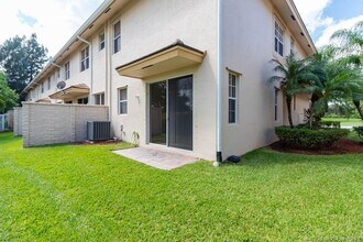 356 SE Bloxham Way in Stuart, FL - Building Photo - Building Photo