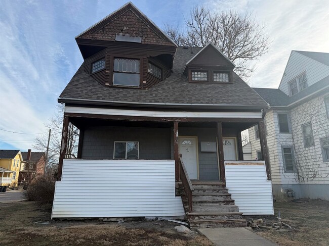 property at 1137 N Walnut St