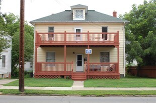 149 E State St in Athens, OH - Building Photo