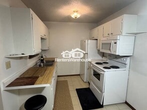 6007 W Broadway in New Hope, MN - Building Photo - Building Photo