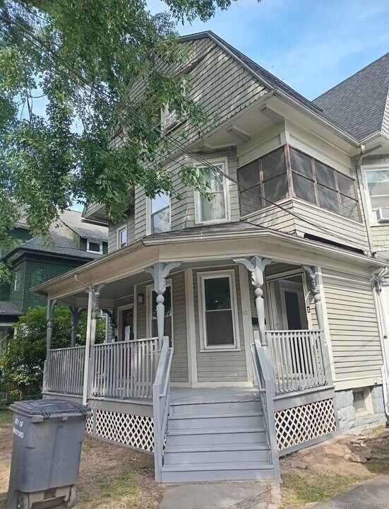 10 Fales St in Hartford, CT - Building Photo