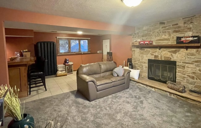 5910 Thatcher Dr in Rockford, IL - Building Photo - Building Photo