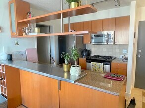1495 Richards St in Vancouver, BC - Building Photo - Building Photo