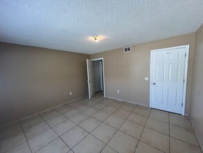 204 Canterbury Ct in Kissimmee, FL - Building Photo - Building Photo