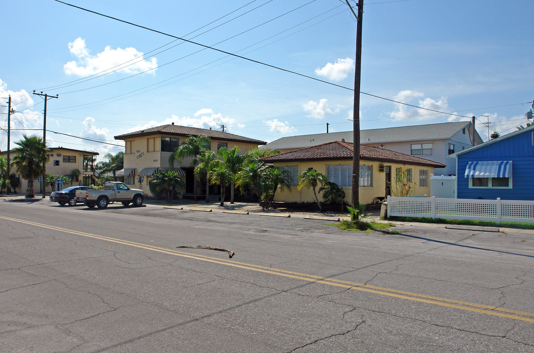 600 Corey Ave in St. Petersburg, FL - Foto de edificio