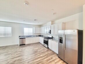 4017 Newmarket St in Roseville, CA - Building Photo - Building Photo