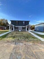 21 Moore St in Mauldin, SC - Building Photo