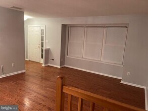 5902 Coventry Way in Mount Laurel, NJ - Building Photo - Building Photo