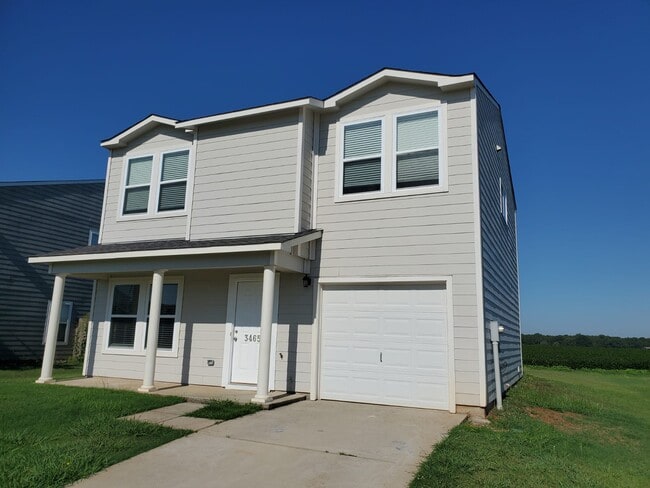 property at 3465 Avalon Lake Dr SW