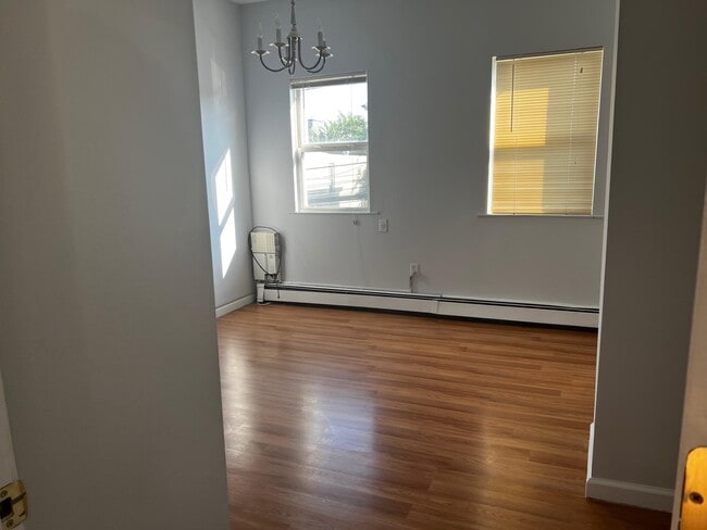 38 Bleecker St in Jersey City, NJ - Building Photo - Building Photo