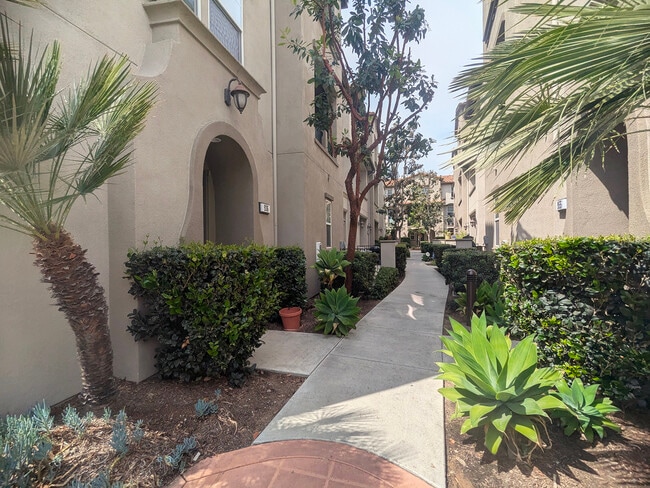 936 Lilac Ln in Montebello, CA - Building Photo - Building Photo