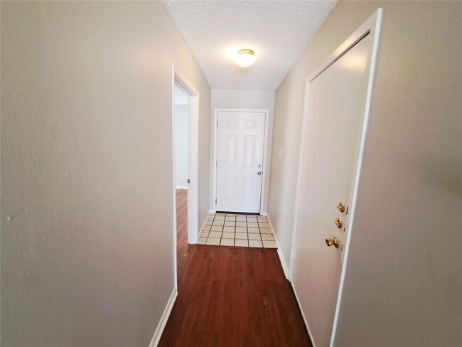 9009 Sanger Dr in Austin, TX - Building Photo - Building Photo