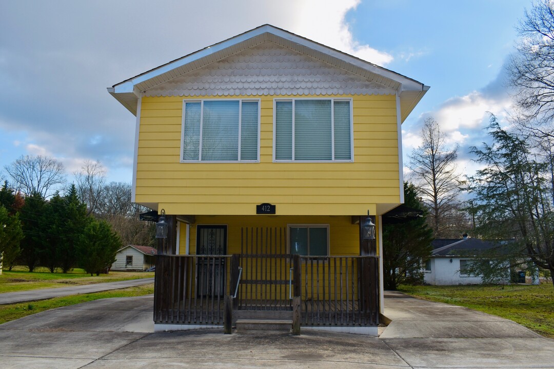 412 James St in Rossville, GA - Foto de edificio