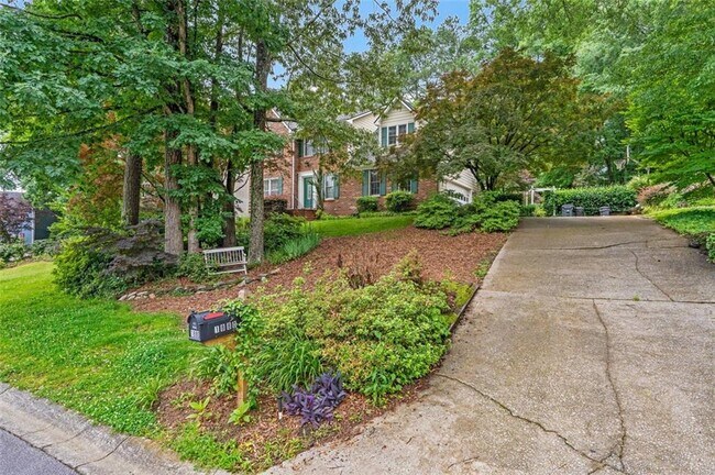 property at 1880 Meadowchase Ct