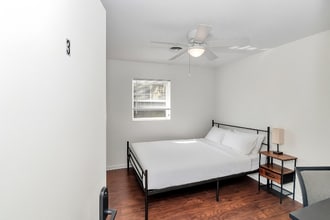 1031 NE 39th Ct in Ocala, FL - Building Photo - Building Photo