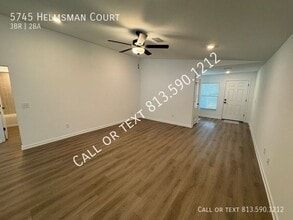 5745 Helmsman Ct in Tampa, FL - Building Photo - Building Photo