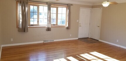 1405 Delta Dr in Cedar Falls, IA - Building Photo - Building Photo