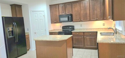 7054 Lakeside Dr in Niagara Falls, NY - Building Photo - Building Photo