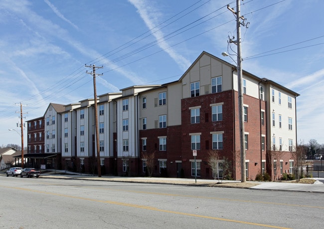 Cleaborn Pointe at Heritage Senior Apartments in Memphis, TN - Foto de edificio - Building Photo