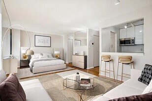 445 W 19th St in New York, NY - Building Photo