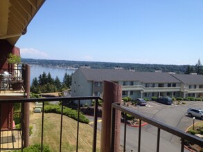 1735 W Sunn Fjord Ln in Bremerton, WA - Building Photo - Building Photo