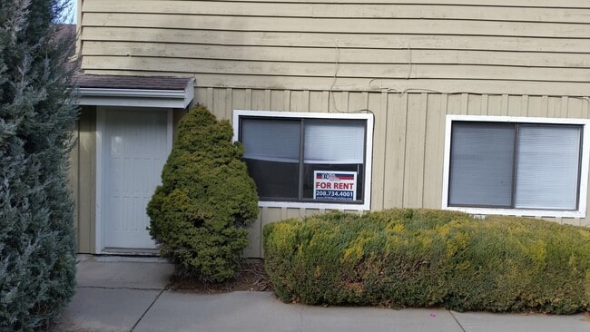 property at 794 Washington St N