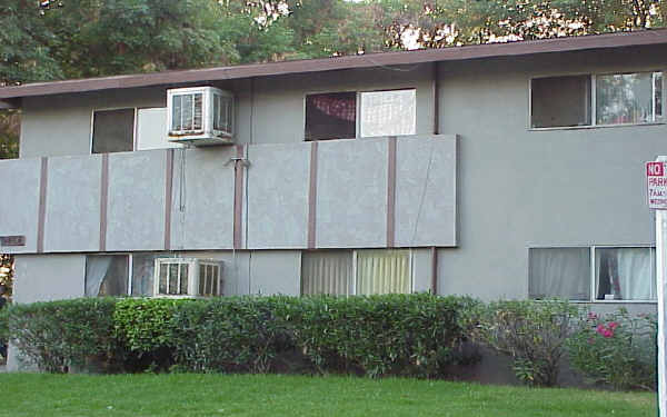 9404 Pradera Ave in Montclair, CA - Building Photo