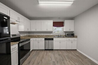 7704 Mary Dr in North Richland Hills, TX - Building Photo - Building Photo