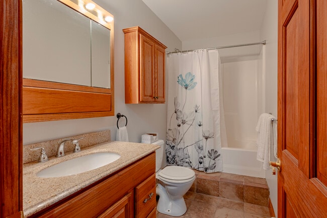 386 Leroux Rd in Middle Grove, NY - Building Photo - Building Photo