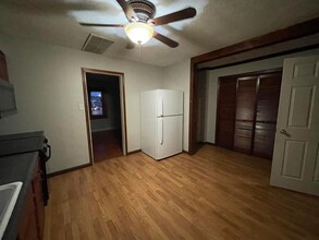 2327 Lone Oak Rd in Paducah, KY - Building Photo - Building Photo