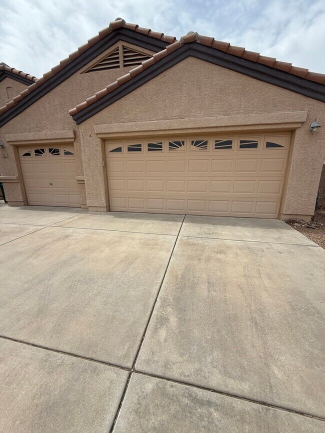 5131 W Wild Burro Spring Dr in Marana, AZ - Building Photo - Building Photo