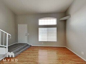 2835 Floral Peak Dr in Henderson, NV - Building Photo - Building Photo