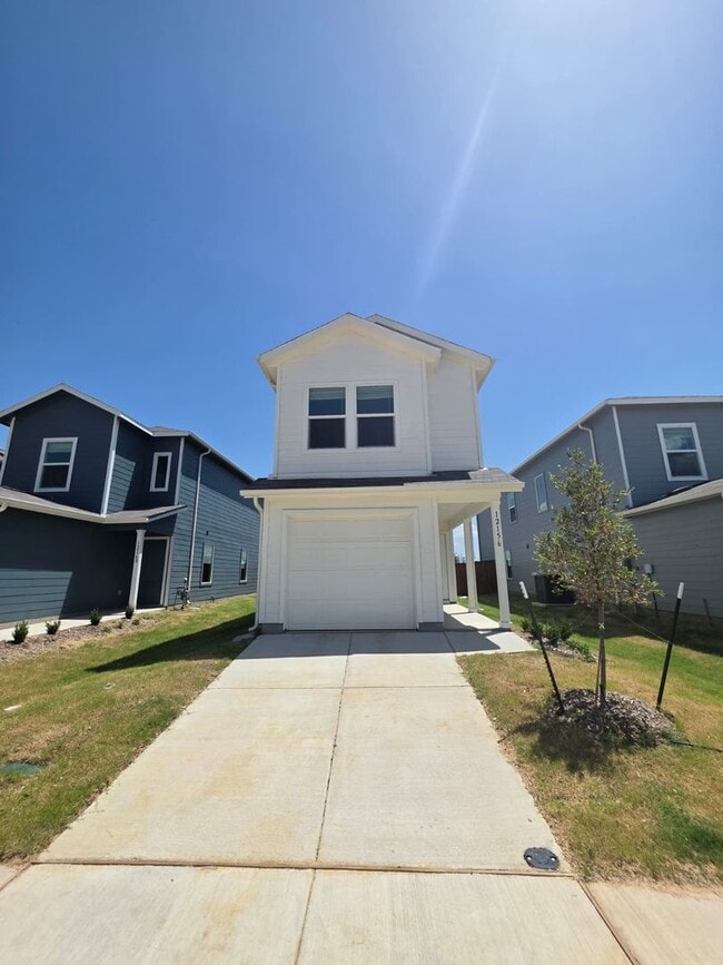 12156 Morgan Dr in Aubrey, TX - Building Photo - Building Photo