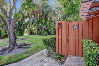 9111 SW 20th St in Davie, FL - Building Photo - Building Photo