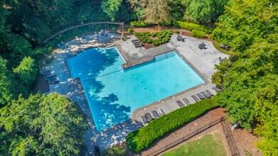 1940 Bentbrooke Trail in Lawrenceville, GA - Building Photo - Building Photo