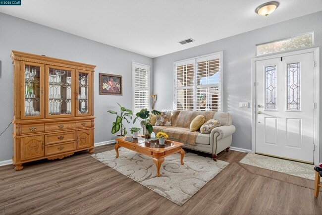 281 Black Amber Way in Brentwood, CA - Foto de edificio - Building Photo