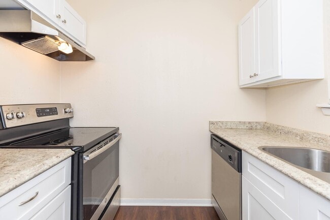 1955 Camelot St in Orange, TX - Building Photo - Building Photo